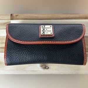 Dooney & Bourke clutch wallet